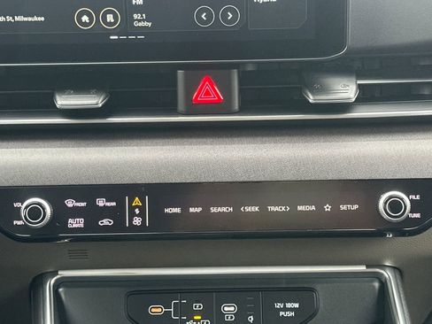 New 2026 Kia Carnival EX image 25