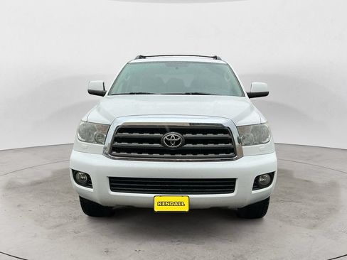 Used 2014 Toyota Sequoia SR5 AWD/4WD image 2