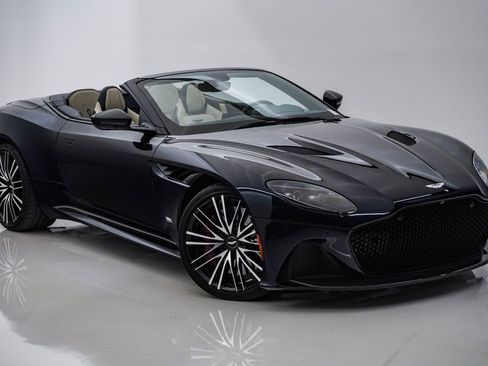 Used 2022 Aston Martin DBS Superleggera Volante RWD image 3