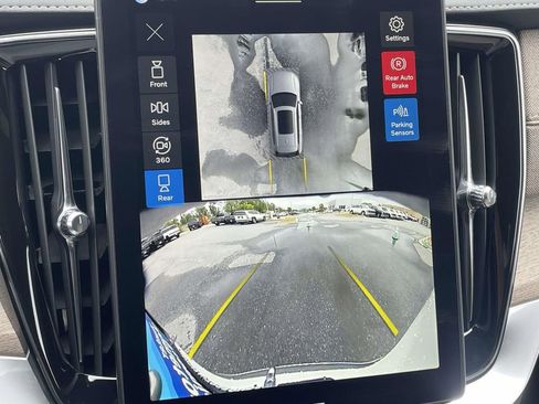 New 2026 Volvo XC90 T8 Plus w/ Protection Package Premier AWD/4WD image 18