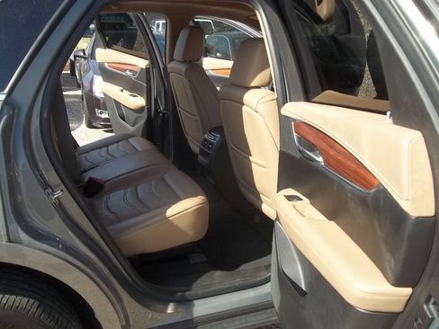 Used 2017 Cadillac XT5 Platinum AWD/4WD image 10