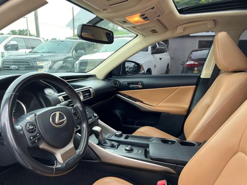 Used 2016 Lexus IS 200t RWD image 10