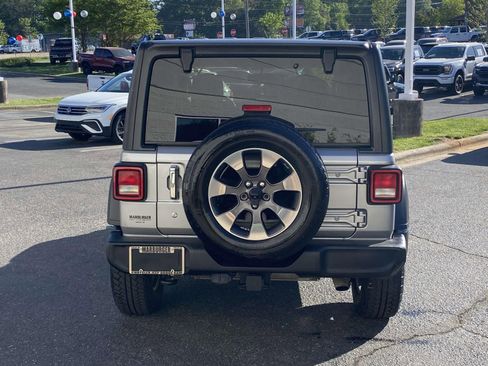 Used 2018 Jeep Wrangler Sport image 6