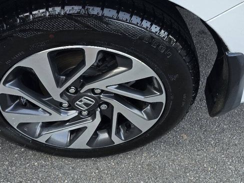 Used 2017 Honda Civic EX image 10