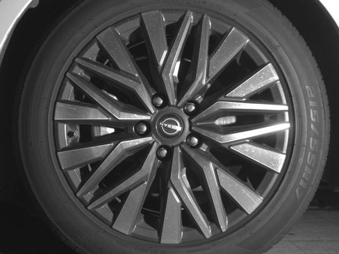 Used 2025 Nissan Altima 2.5 SV image 12