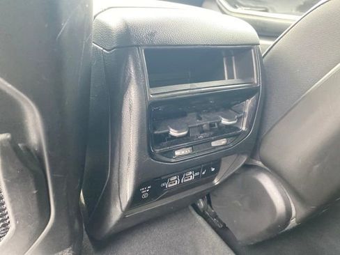 Used 2023 Jeep Grand Cherokee Limited AWD/4WD image 19