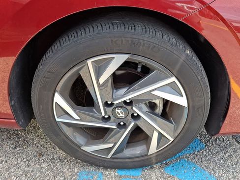 Used 2024 Hyundai Elantra SEL w/ Convenience Package image 6