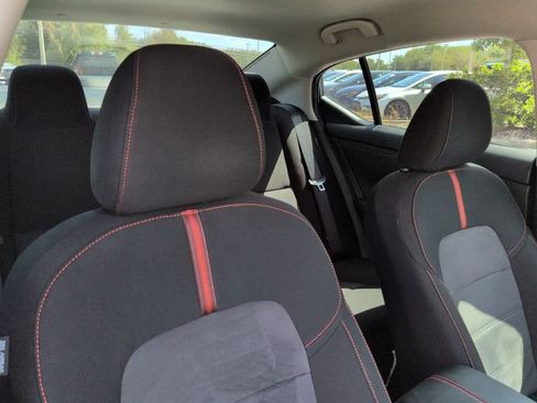 Used 2024 Nissan Sentra SR FWD image 7