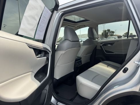 Used 2024 Toyota RAV4 XLE Premium image 19