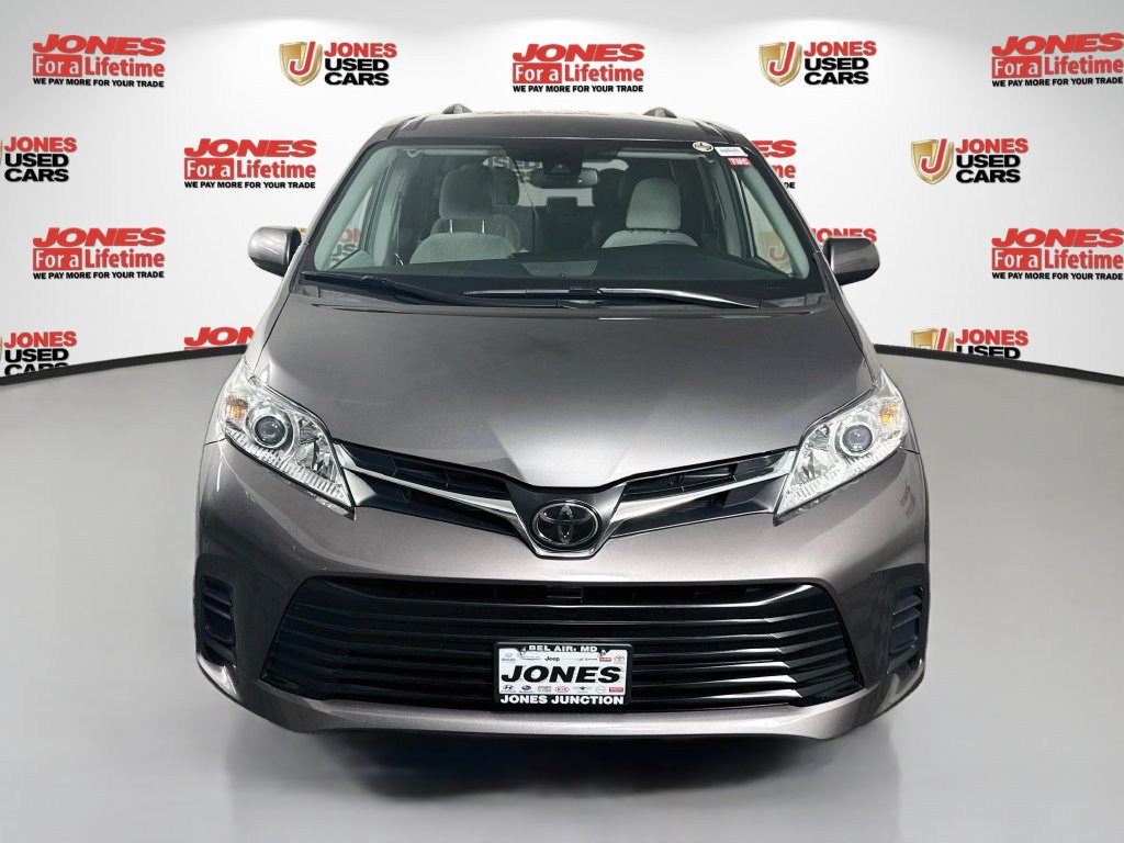 Certified 2019 Toyota Sienna LE AWD/4WD image 12