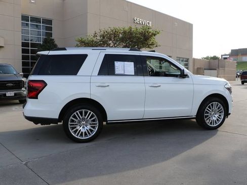 Used 2024 Ford Expedition Limited AWD/4WD image 7
