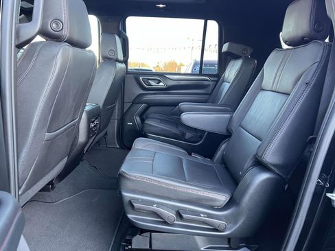 Certified 2023 Chevrolet Suburban RST w/ Luxury Package image 13