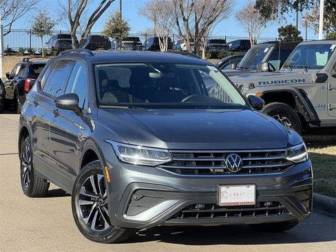 Used 2024 Volkswagen Tiguan S image 2