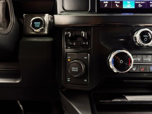 Used 2023 Ford F250 Lariat w/ Sport Appearance Package AWD/4WD image 15
