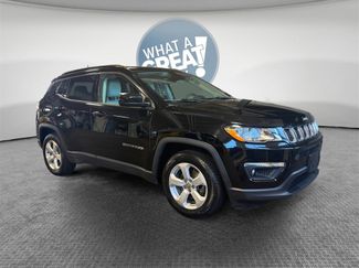 Used 2017 Jeep Compass Latitude w/ Popular Equipment Group image 1