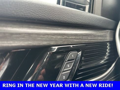 Used 2024 Jeep Wagoneer L Series II image 30