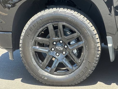 Used 2023 Chevrolet Silverado 1500 RST w/ Z71 Off-Road Package AWD/4WD image 31