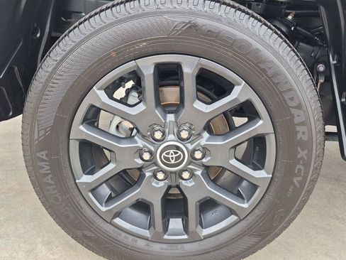 Used 2023 Toyota Tundra Platinum AWD/4WD image 13