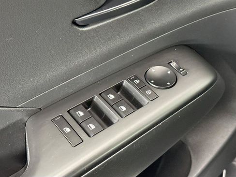 Used 2025 Hyundai Kona SEL FWD image 23