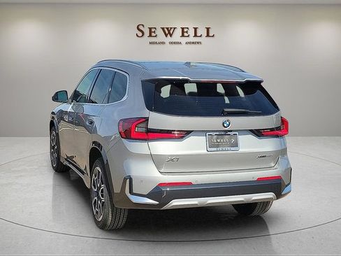 Used 2026 BMW X1 xDrive28i w/ Technology Package AWD/4WD image 3
