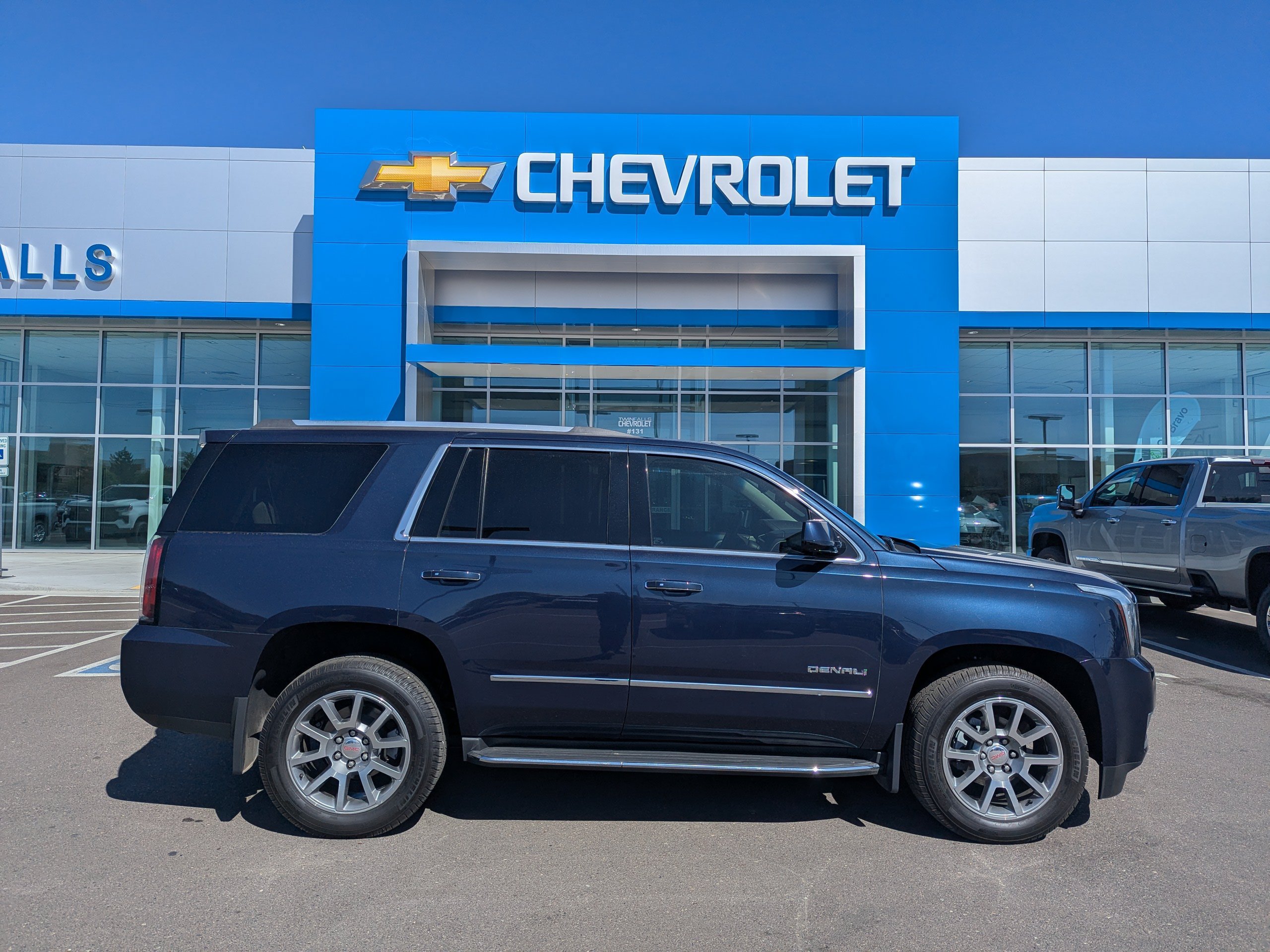 Certified 2017 GMC Yukon Denali w/ Open Road Package AWD/4WD image 40