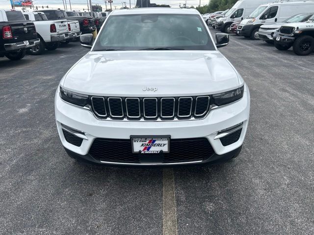 Used 2024 Jeep Grand Cherokee Limited AWD/4WD image 3