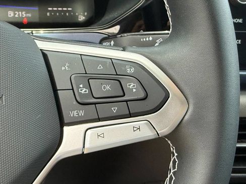 Certified 2023 Volkswagen Taos SE AWD/4WD image 17