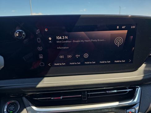 Used 2024 Buick Envista Sport Touring w/ Convenience I Package FWD image 19