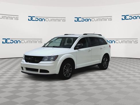 Used 2017 Dodge Journey SE w/ Flexible Seating Group FWD image 4