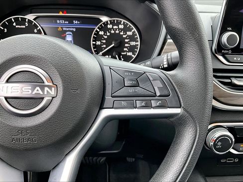 Used 2025 Nissan Altima 2.5 SV image 24