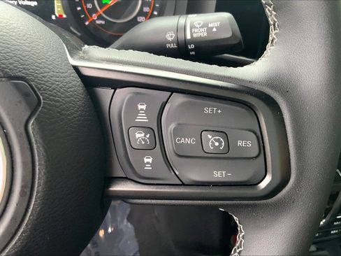 Certified 2025 Jeep Wrangler Sport AWD/4WD image 20