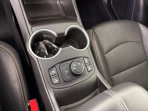 Used 2019 GMC Terrain SLT w/ Preferred Package AWD/4WD image 19