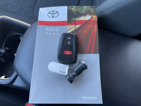 Used 2024 Toyota RAV4 XLE image 42