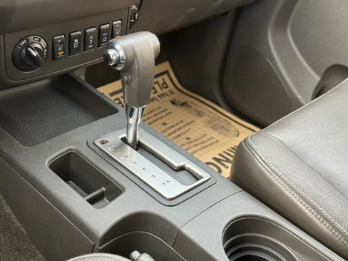 Used 2017 Nissan Frontier PRO-4X w/ Pro-4x Luxury Package image 18