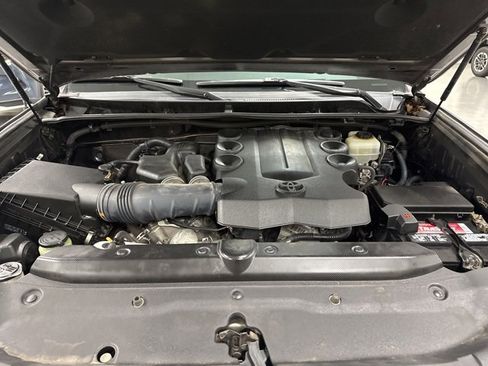 Used 2013 Toyota 4Runner Limited image 38