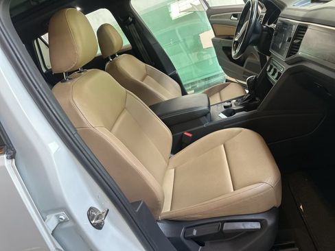 Used 2020 Volkswagen Atlas Cross Sport SE w/ Panoramic Sunroof Package AWD/4WD image 38