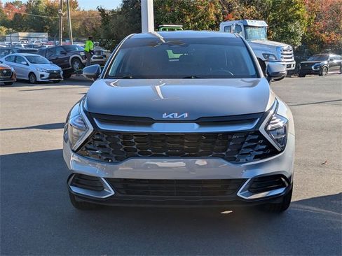 Used 2023 Kia Sportage EX image 9