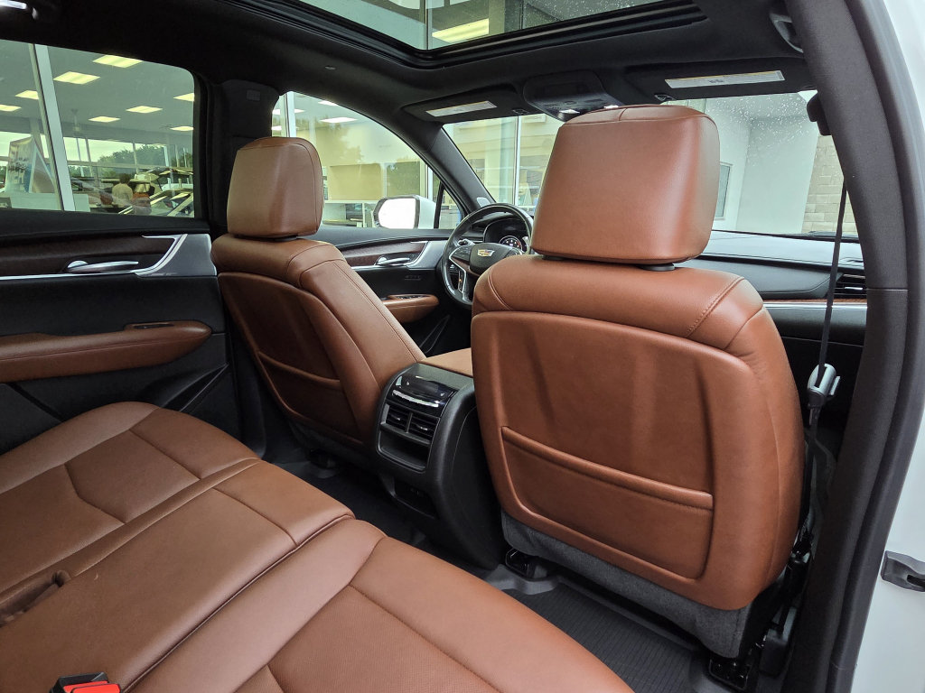 Used 2023 Cadillac XT5 Premium Luxury w/ Technology Package AWD/4WD image 52