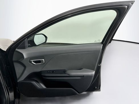 Used 2025 Kia K4 FWD image 32