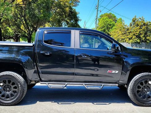 Used 2018 Chevrolet Colorado Z71 w/ Z71 Midnight Edition image 11