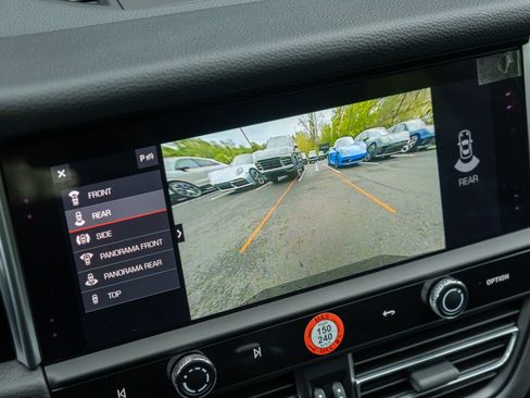 Certified 2023 Porsche Macan AWD/4WD image 27