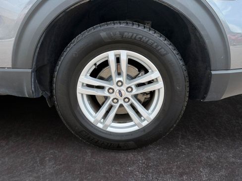 Used 2022 Ford Explorer XLT AWD/4WD image 29