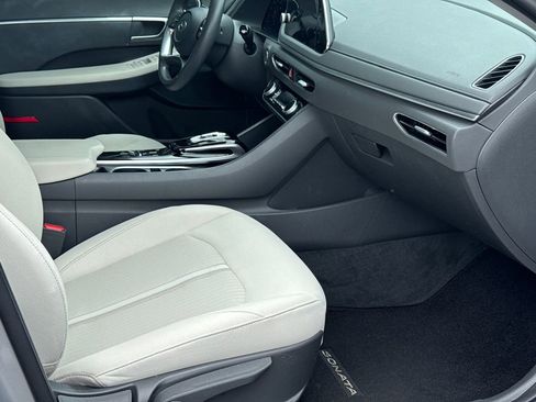 Used 2023 Hyundai Sonata SEL w/ Convenience Package FWD image 13