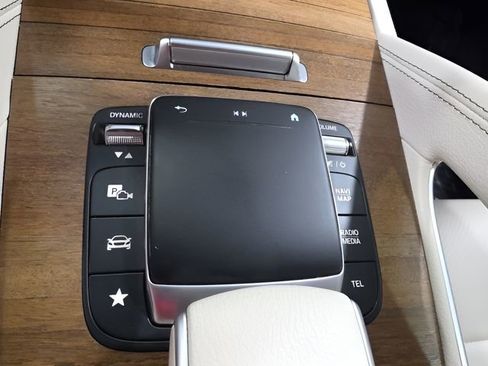 Used 2023 Mercedes-Benz GLE 350 4MATIC w/ Premium Package image 26