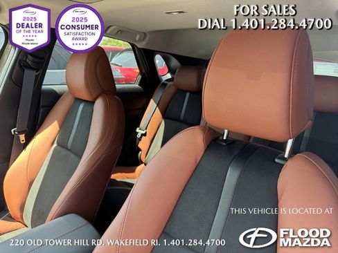 New 2025 MAZDA CX-30 Carbon image 9