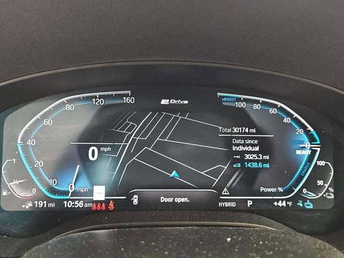 Used 2023 BMW 530e xDrive w/ Premium Package image 12