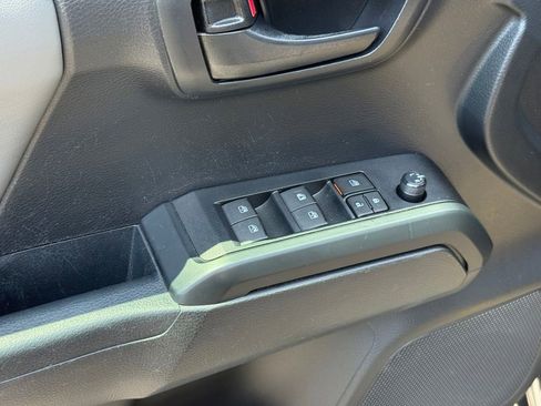 Certified 2021 Toyota Tacoma SR AWD/4WD image 11