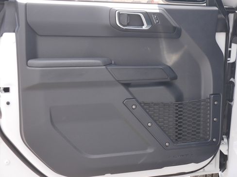 New 2025 Ford Bronco 4-Door image 30