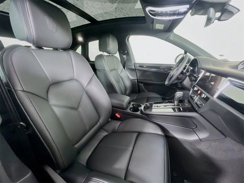 New 2026 Porsche Macan Turbo image 30