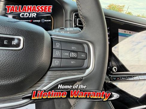 Used 2024 Jeep Wagoneer Series II w/ Flexible Seating Group RWD image 18